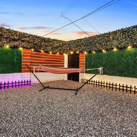 Phoenix Retreat - 2 Bedroom Home With King-Size Bed - 3 Smart Tvs - 10 Min From Airp - Unit A Esterno foto